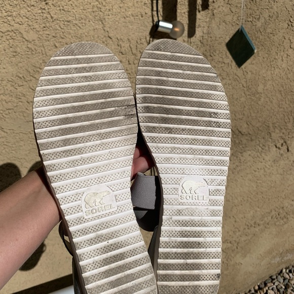 Sorel metallic silver leather sandals with grey elastic straps size 10.5 - Picture 12 of 12